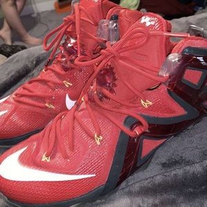 Men’s Nike sneakers